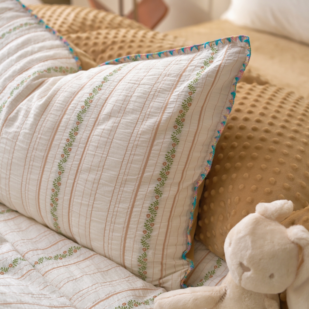 91家纺网 家纺一手货源 找家纺 洋铭区（原狠狠爱） 2025秋冬新款水洗棉色织提花+豆豆绒四件套 摩卡花茶