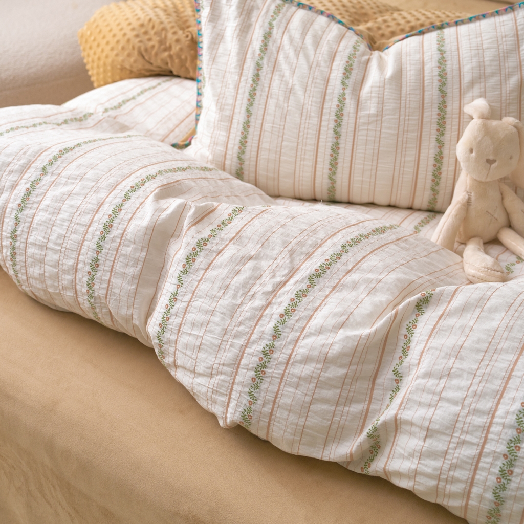 91家纺网 家纺一手货源 找家纺 洋铭区（原狠狠爱） 2025秋冬新款水洗棉色织提花+豆豆绒四件套 摩卡花茶