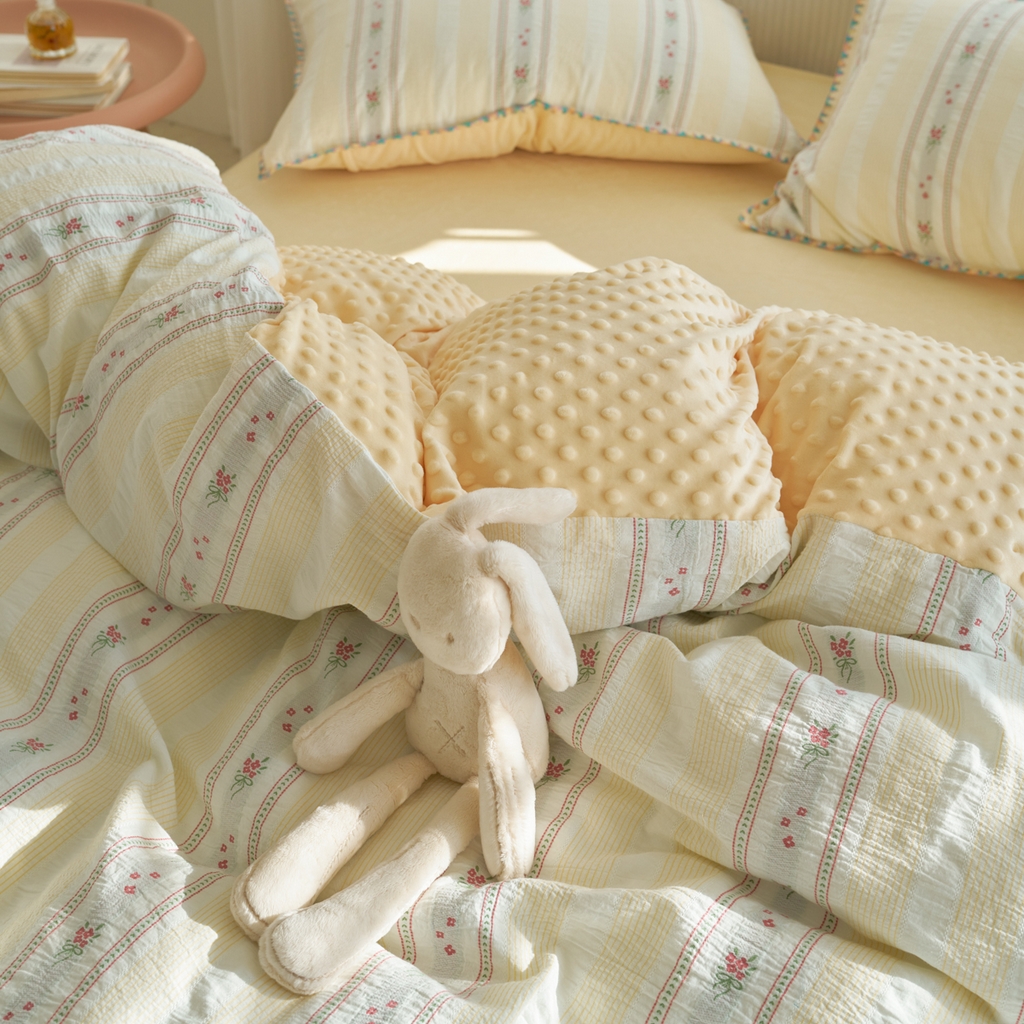 91家纺网 家纺一手货源 找家纺 洋铭区（原狠狠爱） 2025秋冬新款水洗棉色织提花+豆豆绒四件套 藤蔓-黄花束