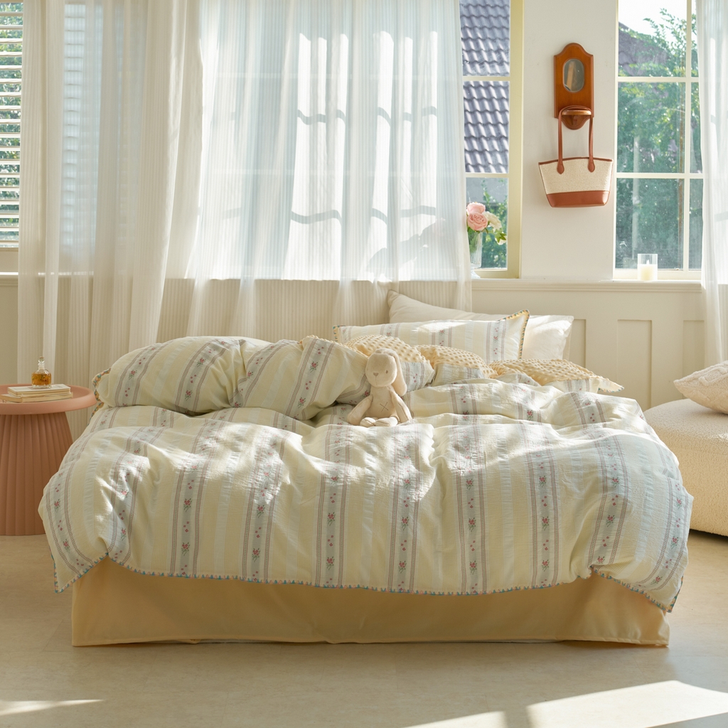 91家纺网 家纺一手货源 找家纺 洋铭区（原狠狠爱） 2025秋冬新款水洗棉色织提花+豆豆绒四件套 藤蔓-黄花束