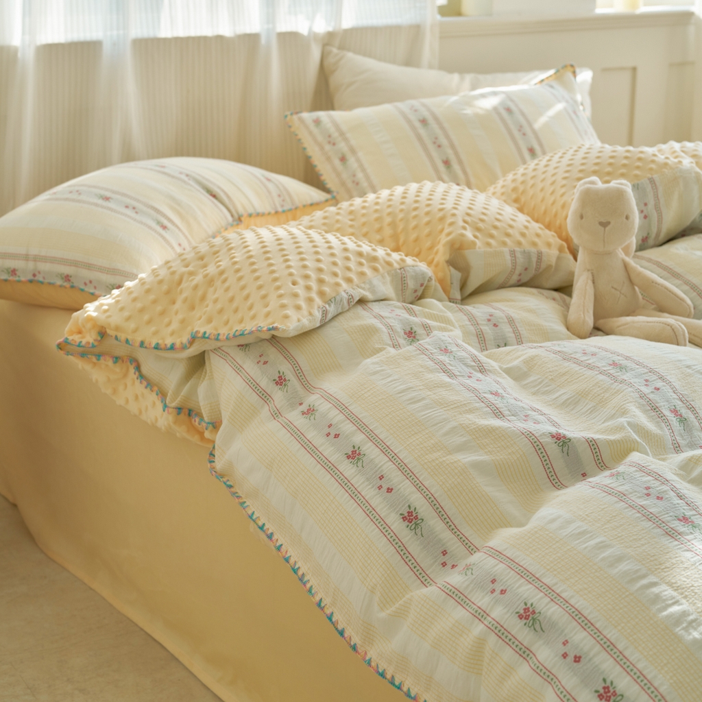 91家纺网 家纺一手货源 找家纺 洋铭区（原狠狠爱） 2025秋冬新款水洗棉色织提花+豆豆绒四件套 藤蔓-黄花束