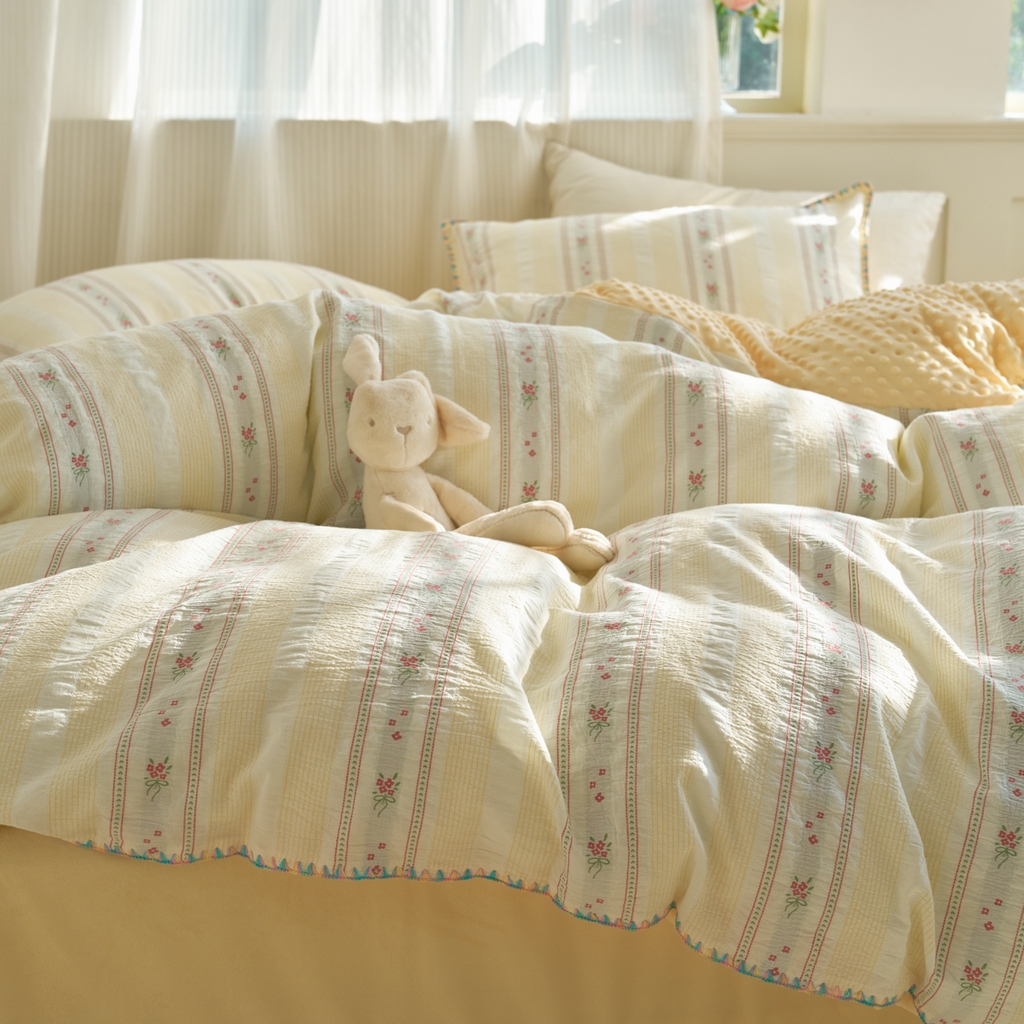 91家纺网 家纺一手货源 找家纺 洋铭区（原狠狠爱） 2025秋冬新款水洗棉色织提花+豆豆绒四件套 藤蔓-黄花束