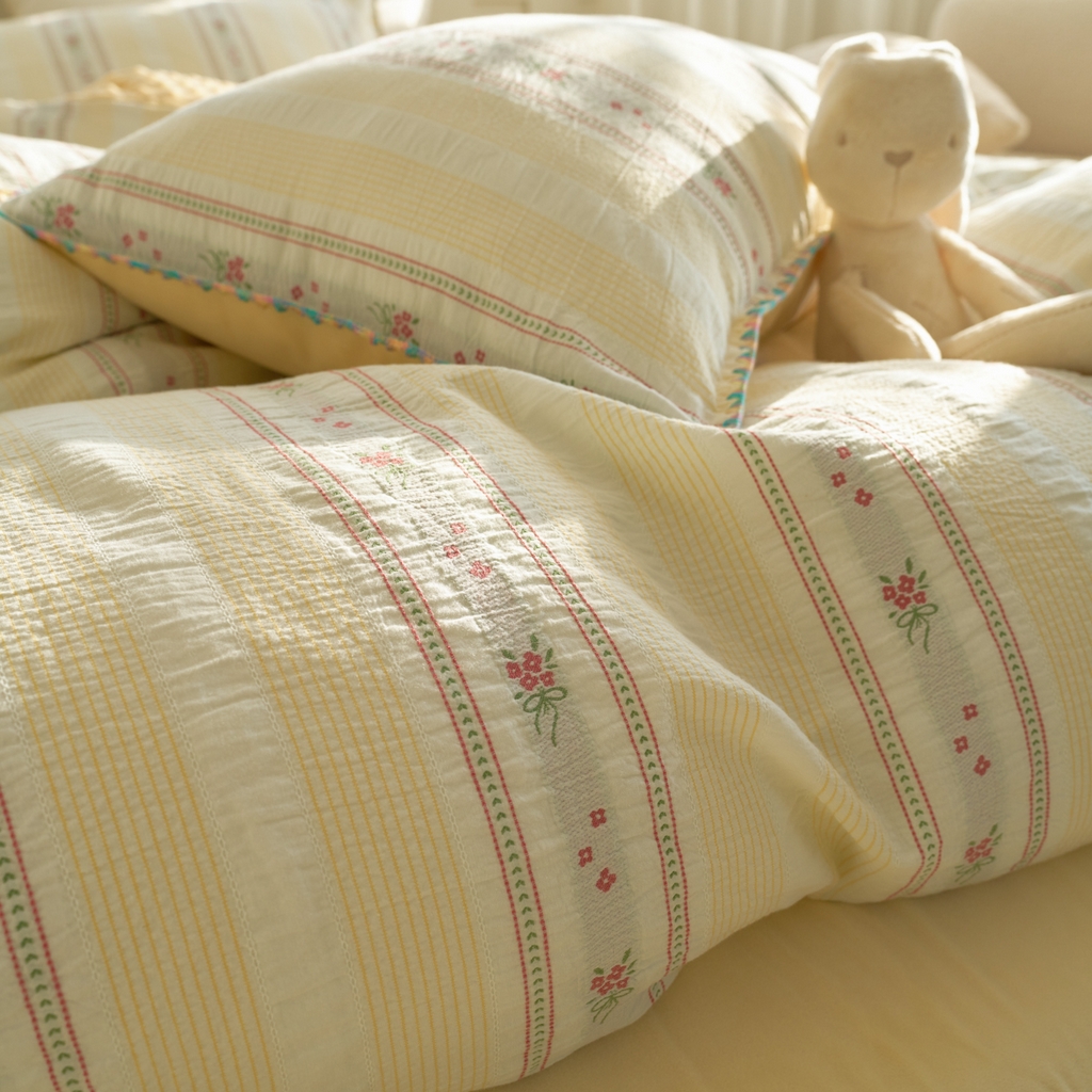 91家纺网 家纺一手货源 找家纺 洋铭区（原狠狠爱） 2025秋冬新款水洗棉色织提花+豆豆绒四件套 藤蔓-黄花束