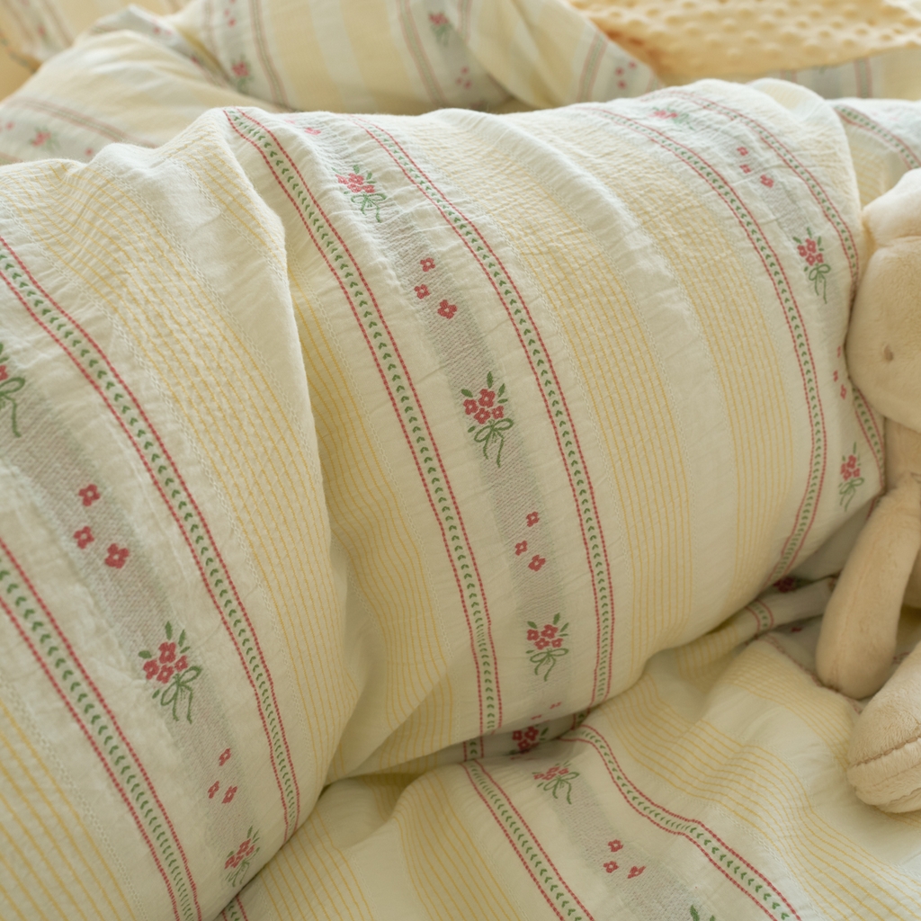 91家纺网 家纺一手货源 找家纺 洋铭区（原狠狠爱） 2025秋冬新款水洗棉色织提花+豆豆绒四件套 藤蔓-黄花束