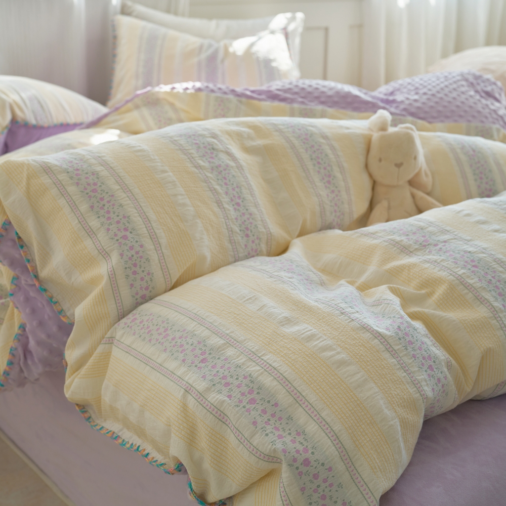 91家纺网 家纺一手货源 找家纺 洋铭区（原狠狠爱） 2025秋冬新款水洗棉色织提花+豆豆绒四件套 藤蔓-紫小花