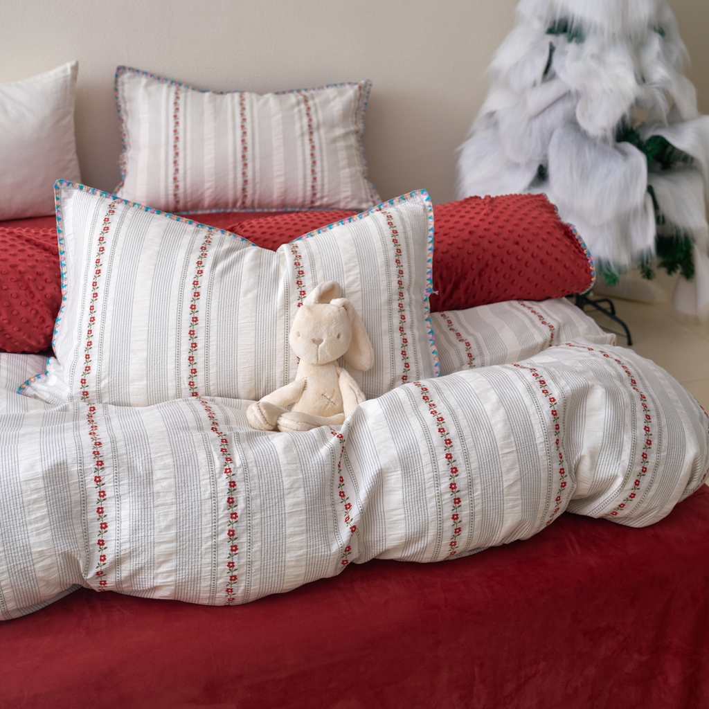 91家纺网 家纺一手货源 找家纺 洋铭区（原狠狠爱） 2025秋冬新款水洗棉色织提花+豆豆绒四件套 香水红花