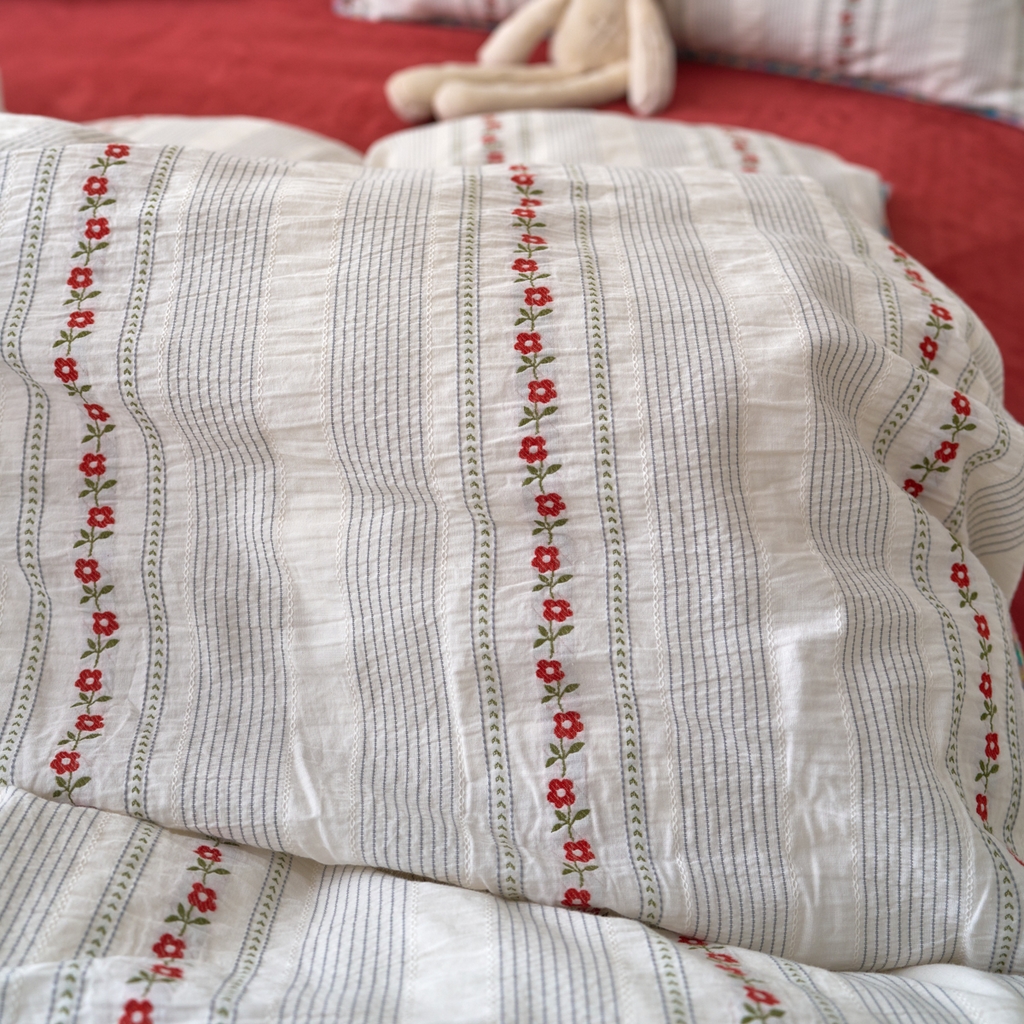 91家纺网 家纺一手货源 找家纺 洋铭区（原狠狠爱） 2025秋冬新款水洗棉色织提花+豆豆绒四件套 香水红花