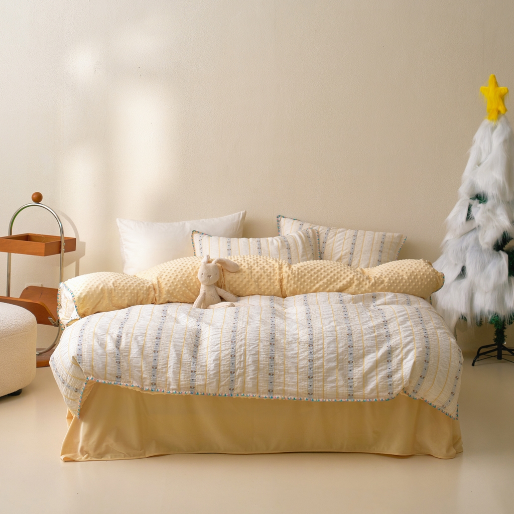 91家纺网 家纺一手货源 找家纺 洋铭区（原狠狠爱） 2025秋冬新款水洗棉色织提花+豆豆绒四件套 小黄宝宝