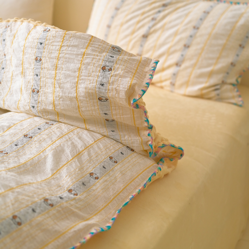 91家纺网 家纺一手货源 找家纺 洋铭区（原狠狠爱） 2025秋冬新款水洗棉色织提花+豆豆绒四件套 小黄宝宝