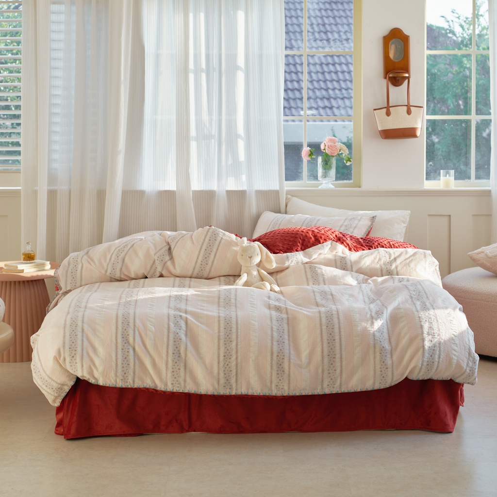 91家纺网 家纺一手货源 找家纺 洋铭区（原狠狠爱） 2025秋冬新款水洗棉色织提花+豆豆绒四件套 悠悠小花