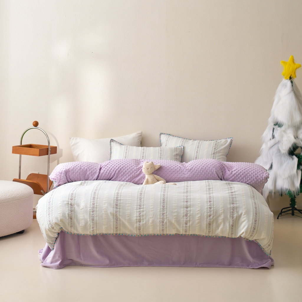 91家纺网 家纺一手货源 找家纺 洋铭区（原狠狠爱） 2025秋冬新款水洗棉色织提花+豆豆绒四件套 紫陌花