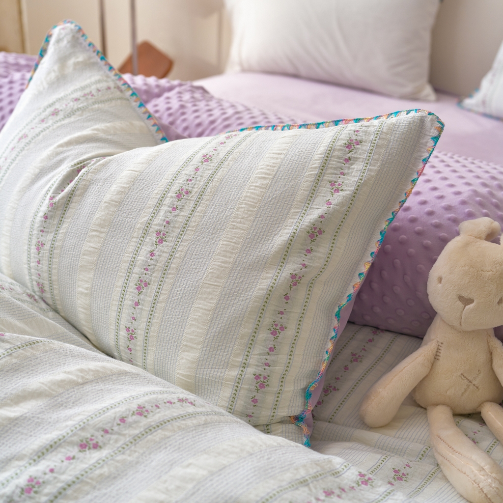 91家纺网 家纺一手货源 找家纺 洋铭区（原狠狠爱） 2025秋冬新款水洗棉色织提花+豆豆绒四件套 紫陌花