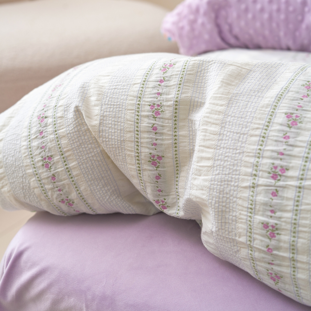 91家纺网 家纺一手货源 找家纺 洋铭区（原狠狠爱） 2025秋冬新款水洗棉色织提花+豆豆绒四件套 紫陌花