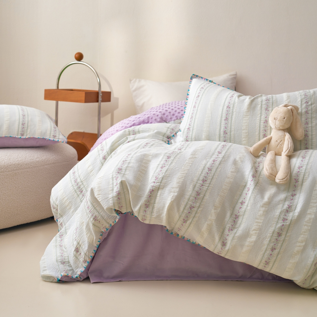 91家纺网 家纺一手货源 找家纺 洋铭区（原狠狠爱） 2025秋冬新款水洗棉色织提花+豆豆绒四件套 紫陌花