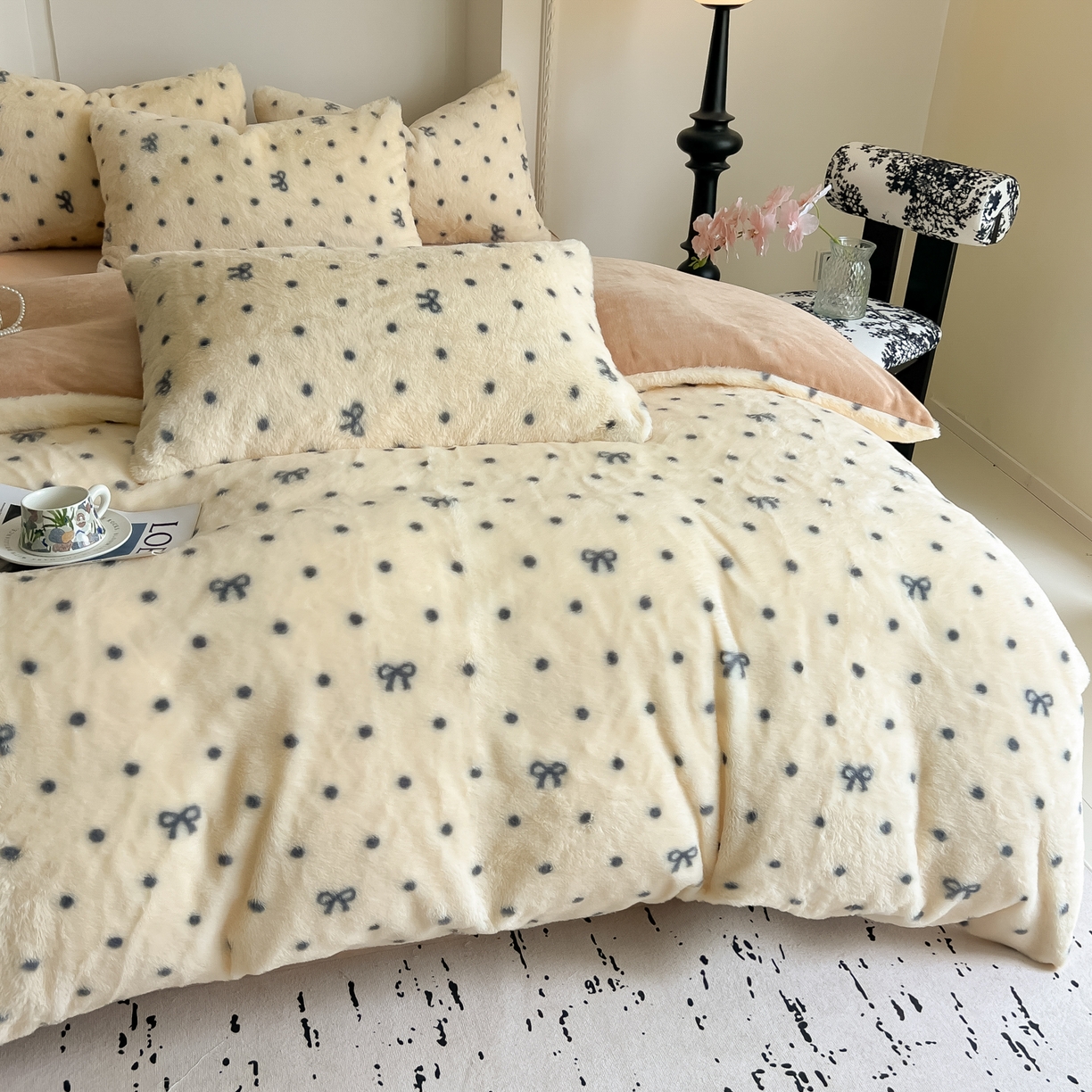 91家纺网 家纺一手货源 找家纺 同田家纺 2025新款法式风兔绒牛奶绒四件套 小蝴蝶结-黄