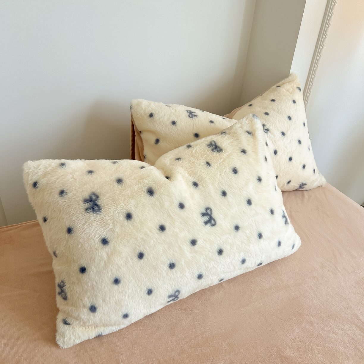 91家纺网 家纺一手货源 找家纺 同田家纺 2025新款法式风兔绒牛奶绒四件套 小蝴蝶结-黄