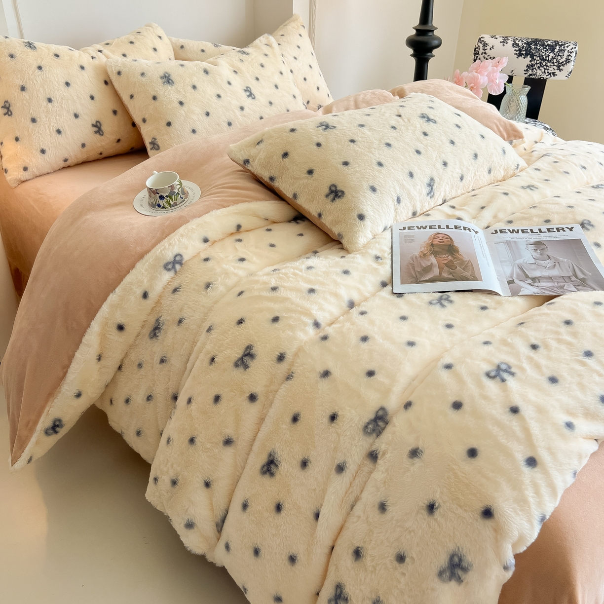 91家纺网 家纺一手货源 找家纺 同田家纺 2025新款法式风兔绒牛奶绒四件套 小蝴蝶结-黄