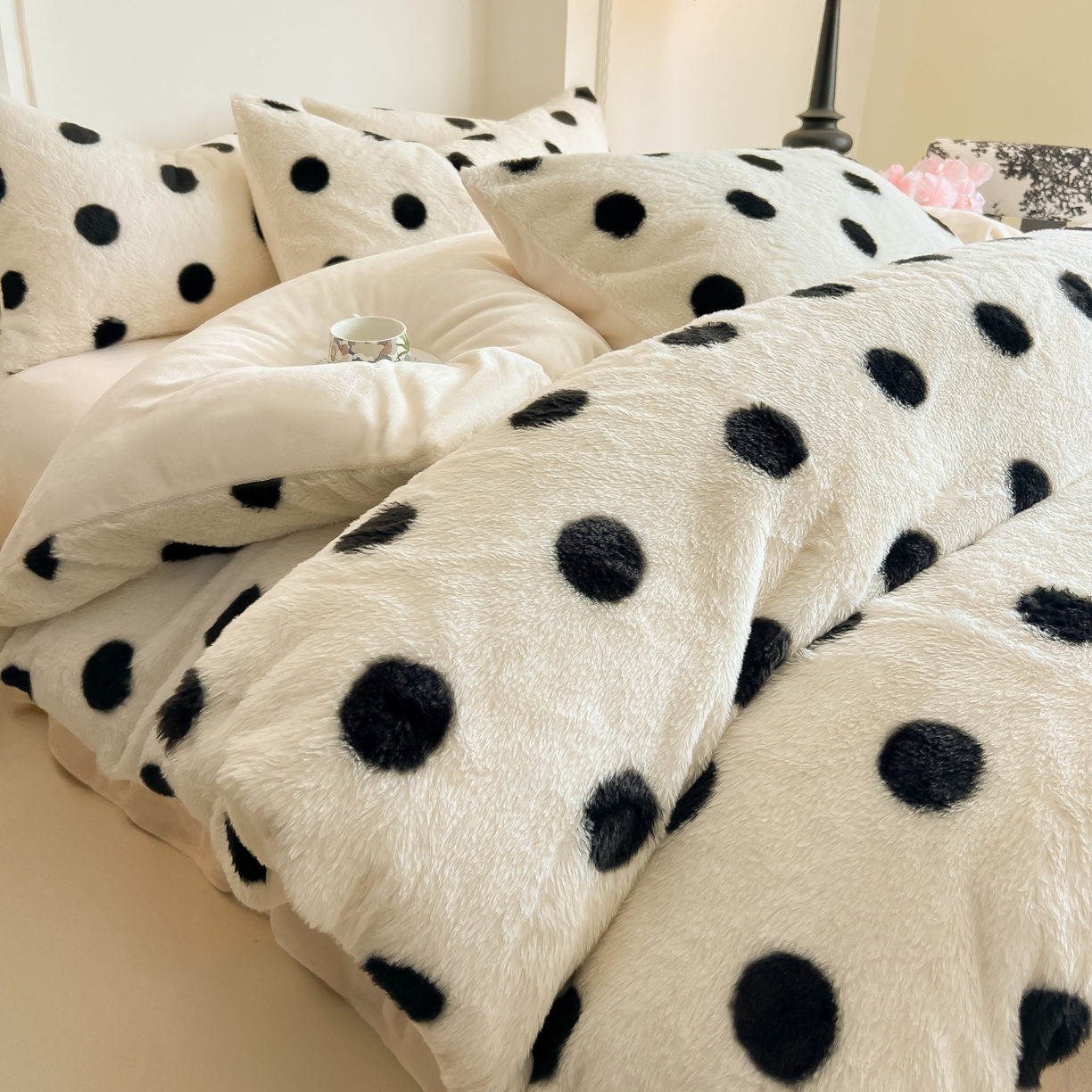 同田家纺 2025新款法式风兔绒牛奶绒四件套 波点