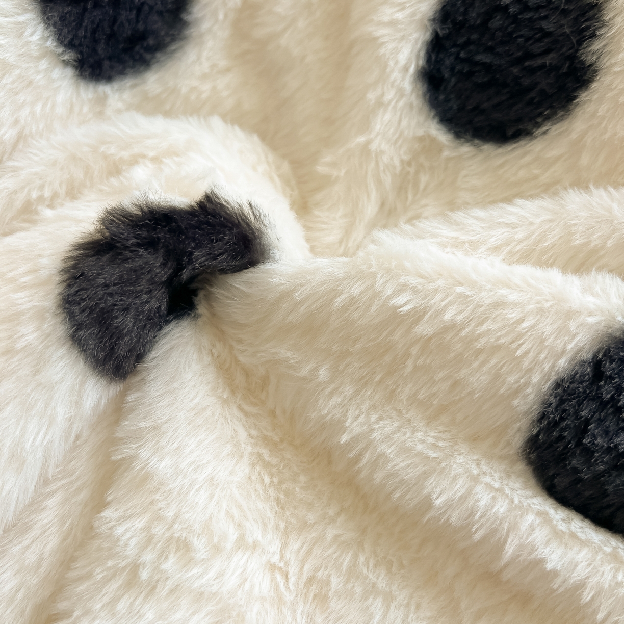 91家纺网 家纺一手货源 找家纺 同田家纺 2025新款法式风兔绒牛奶绒四件套 波点