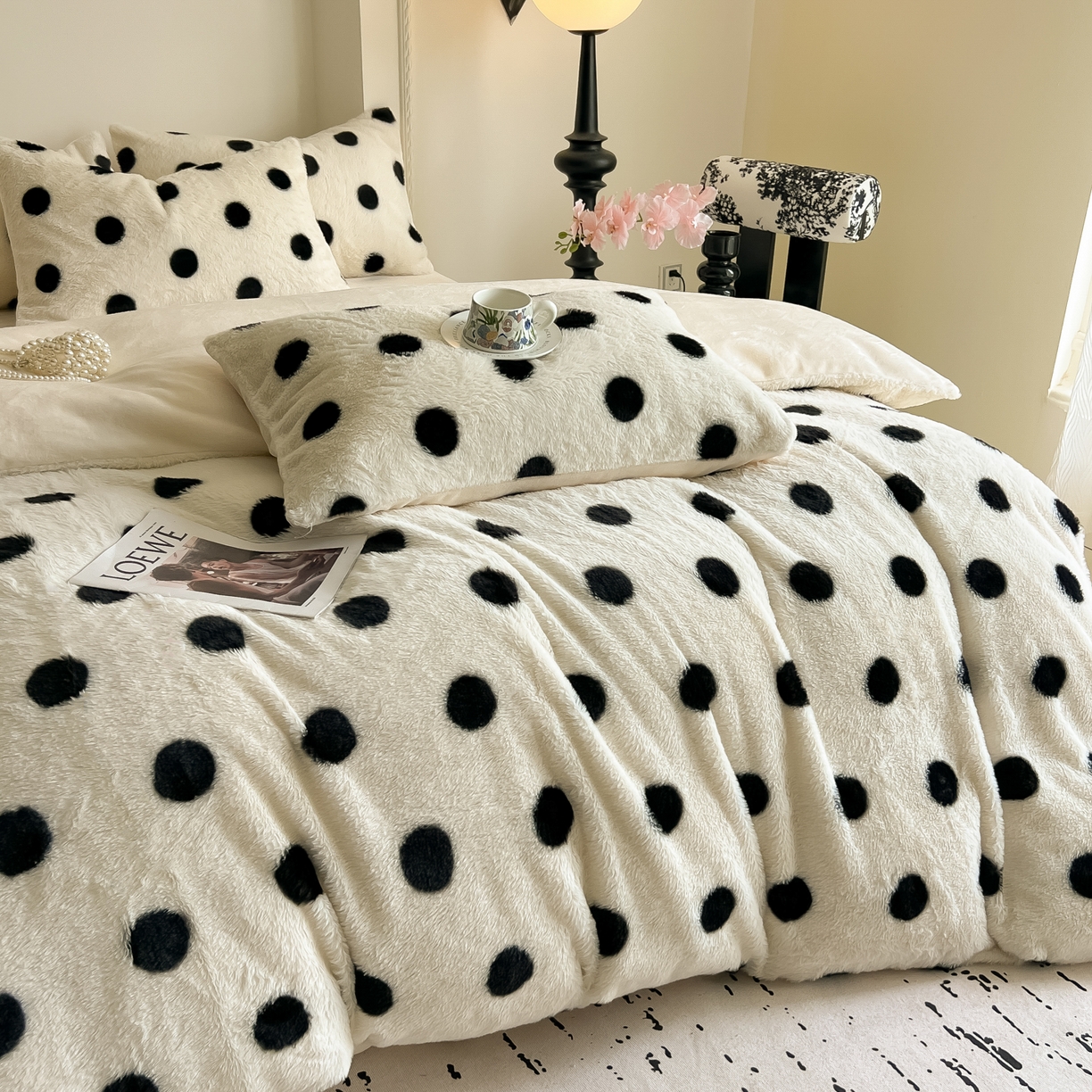 91家纺网 家纺一手货源 找家纺 同田家纺 2025新款法式风兔绒牛奶绒四件套 波点