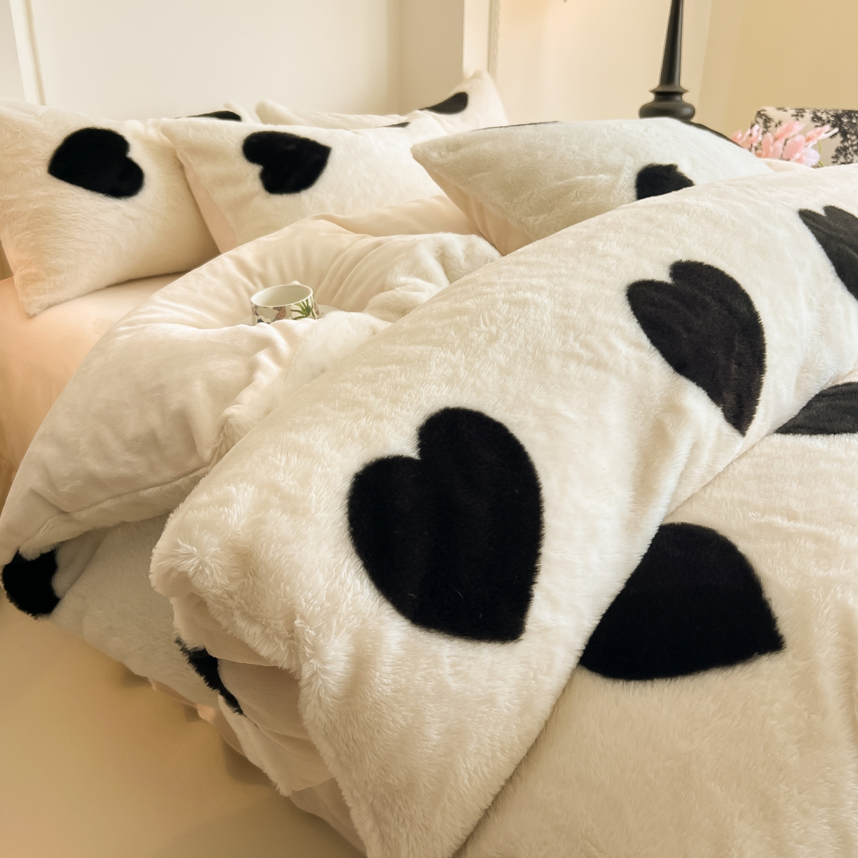 同田家纺 2025新款法式风兔绒牛奶绒四件套 爱心