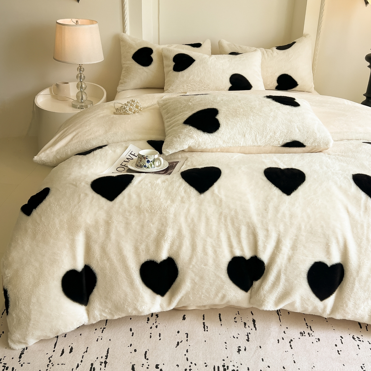 91家纺网 家纺一手货源 找家纺 同田家纺 2025新款法式风兔绒牛奶绒四件套 爱心