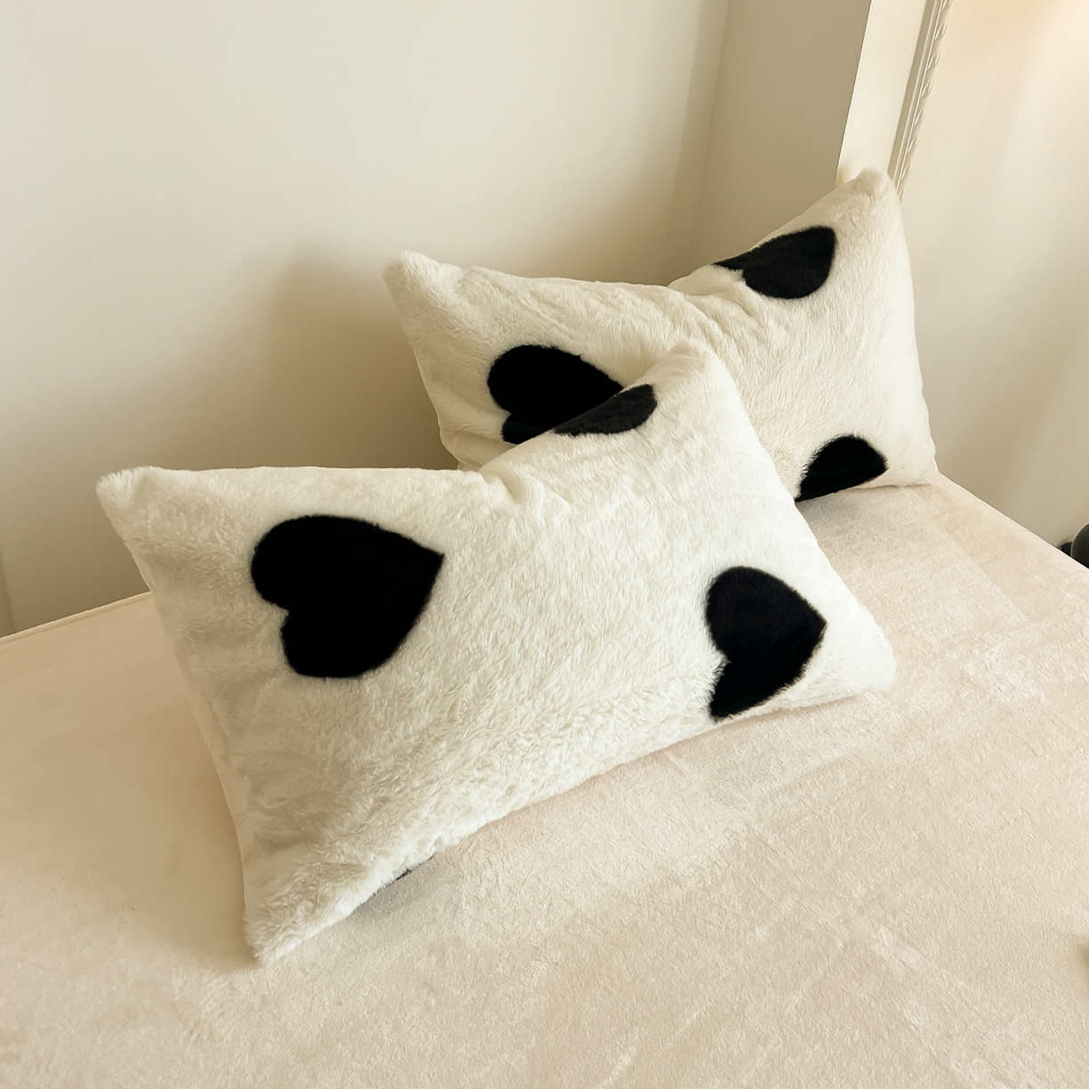 91家纺网 家纺一手货源 找家纺 同田家纺 2025新款法式风兔绒牛奶绒四件套 爱心