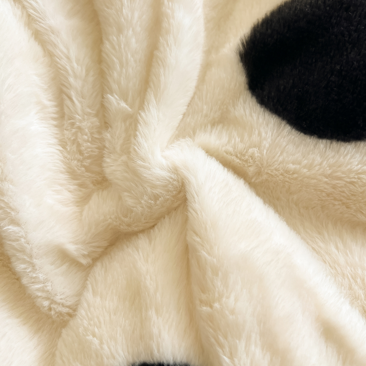 91家纺网 家纺一手货源 找家纺 同田家纺 2025新款法式风兔绒牛奶绒四件套 爱心