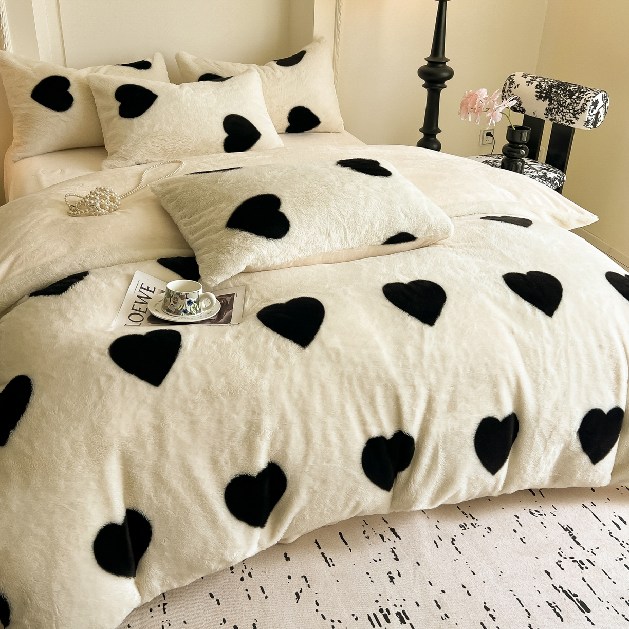 91家纺网 家纺一手货源 找家纺 同田家纺 2025新款法式风兔绒牛奶绒四件套 爱心