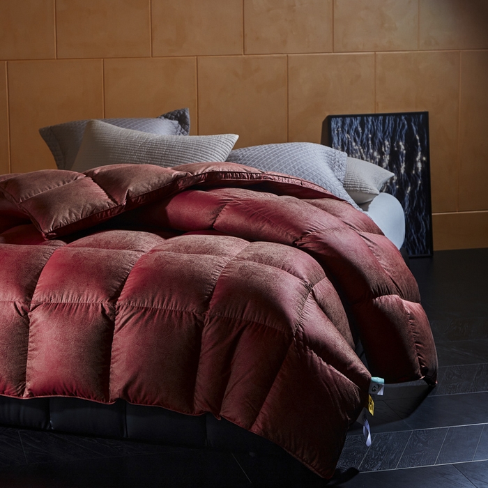 91家纺网 家纺一手货源 找家纺 暖羽屋羽绒馆  2025新款国标95白鸭绒被芯 婚庆羽绒被子 双人加厚喜被 2米结婚被子 繁星 红