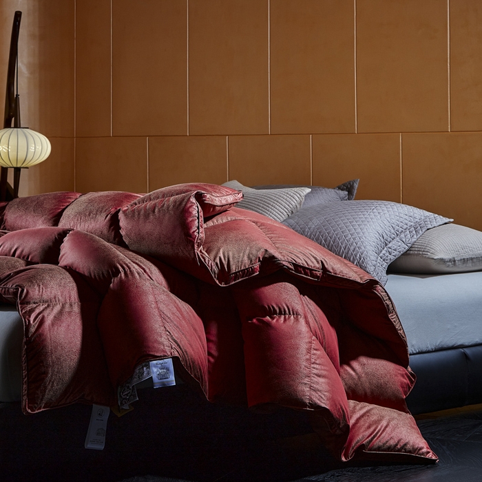 91家纺网 家纺一手货源 找家纺 暖羽屋羽绒馆  2025新款国标95白鸭绒被芯 婚庆羽绒被子 双人加厚喜被 2米结婚被子 繁星 红