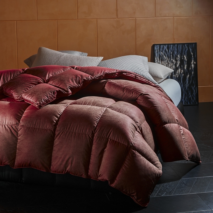 91家纺网 家纺一手货源 找家纺 暖羽屋羽绒馆  2025新款国标95白鸭绒被芯 婚庆羽绒被子 双人加厚喜被 2米结婚被子 繁星 红 B面