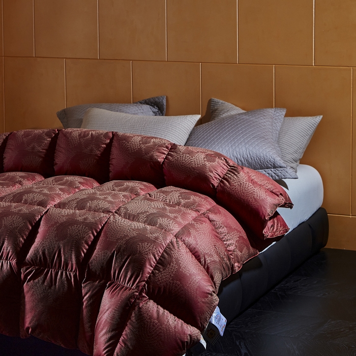 91家纺网 家纺一手货源 找家纺 暖羽屋羽绒馆  2025新款国标95白鸭绒被芯 婚庆羽绒被子 双人加厚喜被 2米结婚被子 恋羽 红