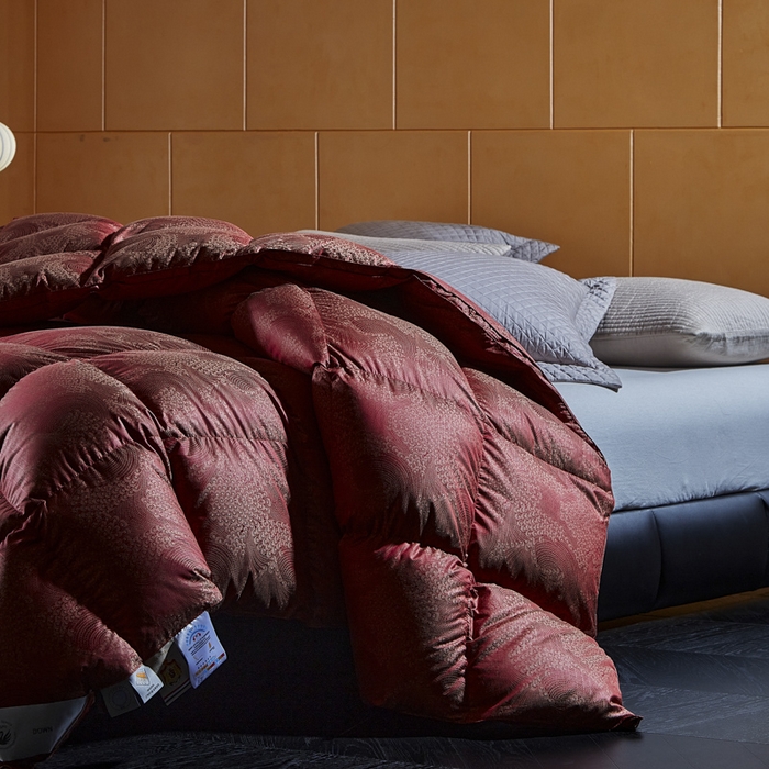 91家纺网 家纺一手货源 找家纺 暖羽屋羽绒馆  2025新款国标95白鸭绒被芯 婚庆羽绒被子 双人加厚喜被 2米结婚被子 恋羽 红