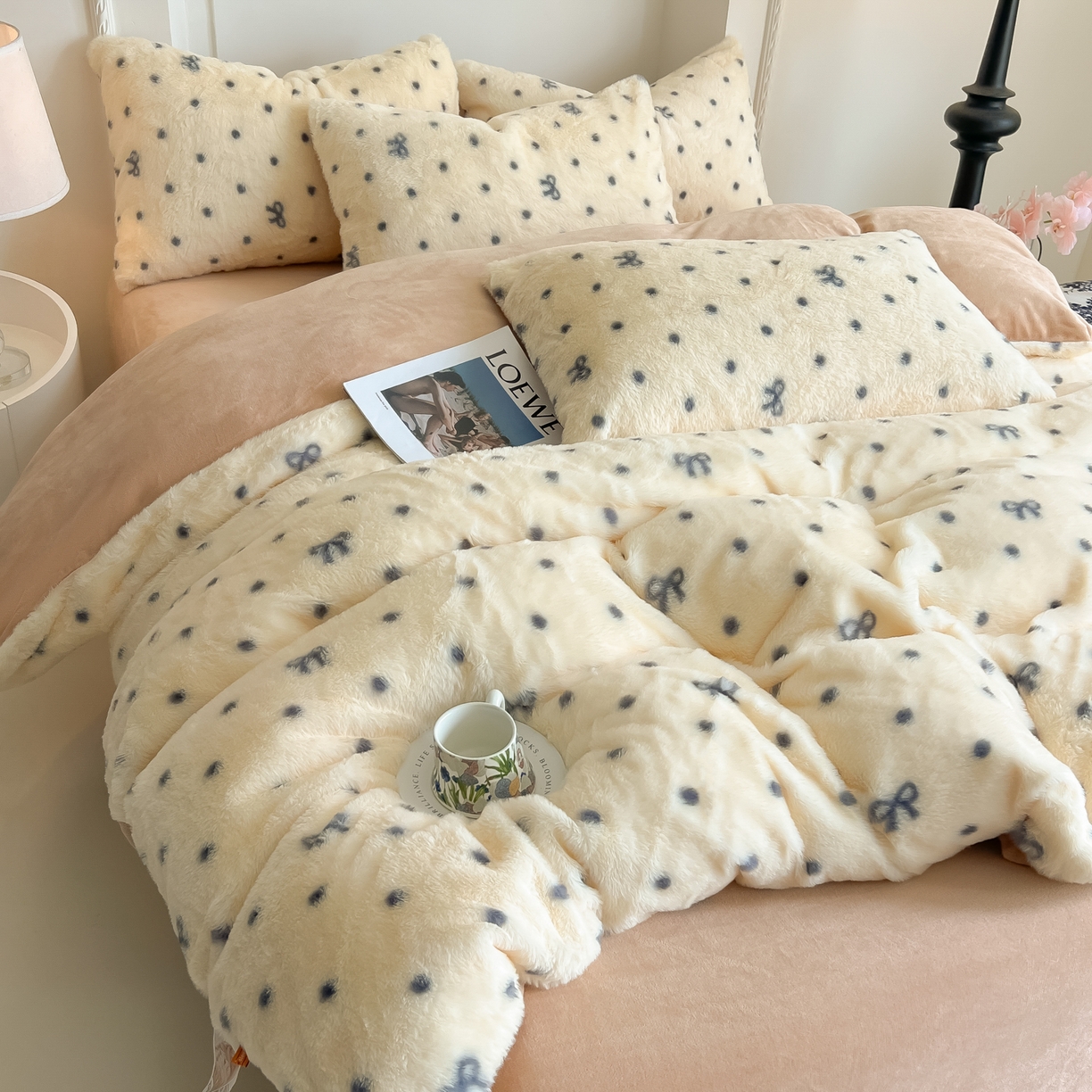 91家纺网 家纺一手货源 找家纺 同田家纺 2025新款法式风兔绒牛奶绒四件套 小蝴蝶结-黄