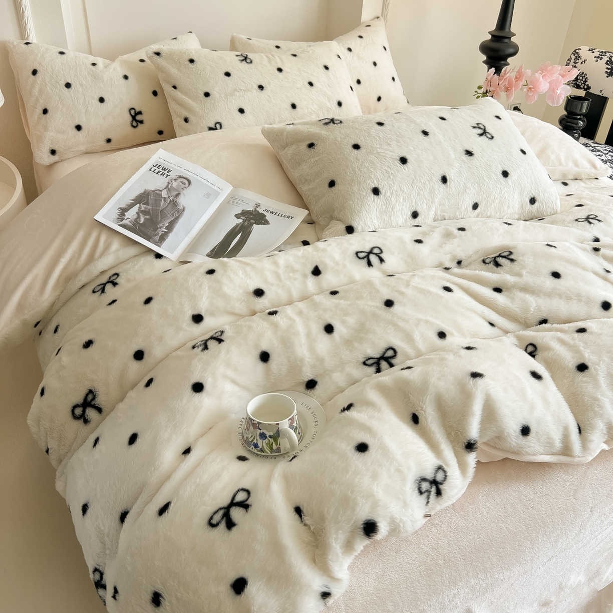 91家纺网 家纺一手货源 找家纺 同田家纺 2025新款法式风兔绒牛奶绒四件套 小蝴蝶结