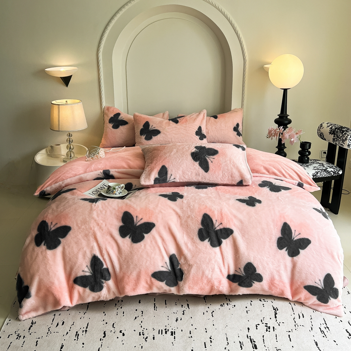 91家纺网 家纺一手货源 找家纺 同田家纺 2025新款法式风兔绒牛奶绒四件套 黑蝴蝶