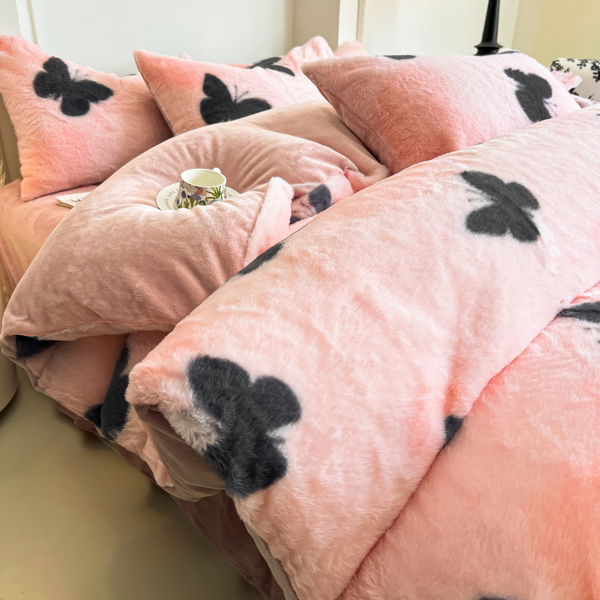 同田家纺 2025新款法式风兔绒牛奶绒四件套 黑蝴蝶