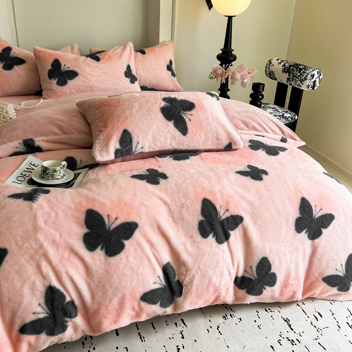 91家纺网 家纺一手货源 找家纺 同田家纺 2025新款法式风兔绒牛奶绒四件套 黑蝴蝶