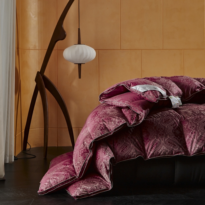 91家纺网 家纺一手货源 找家纺 暖羽屋羽绒馆  2025新款国标95白鸭绒被芯 婚庆羽绒被子 双人加厚喜被 2米结婚被子 倾恋