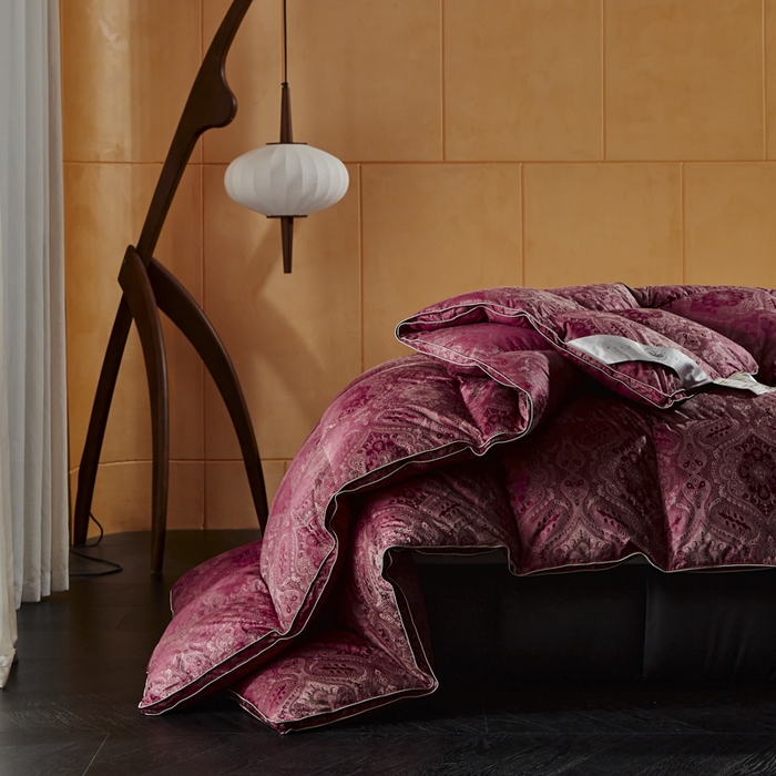 91家纺网 家纺一手货源 找家纺 暖羽屋羽绒馆  2025新款国标95白鸭绒被芯 婚庆羽绒被子 双人加厚喜被 2米结婚被子 倾恋