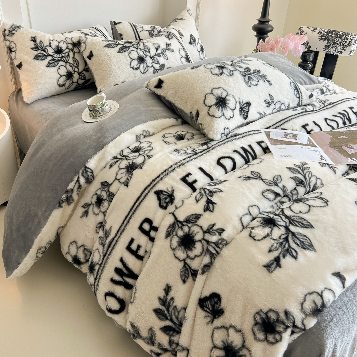 91家纺网 家纺一手货源 找家纺 同田家纺 2025新款法式风兔绒牛奶绒四件套 蝶恋花