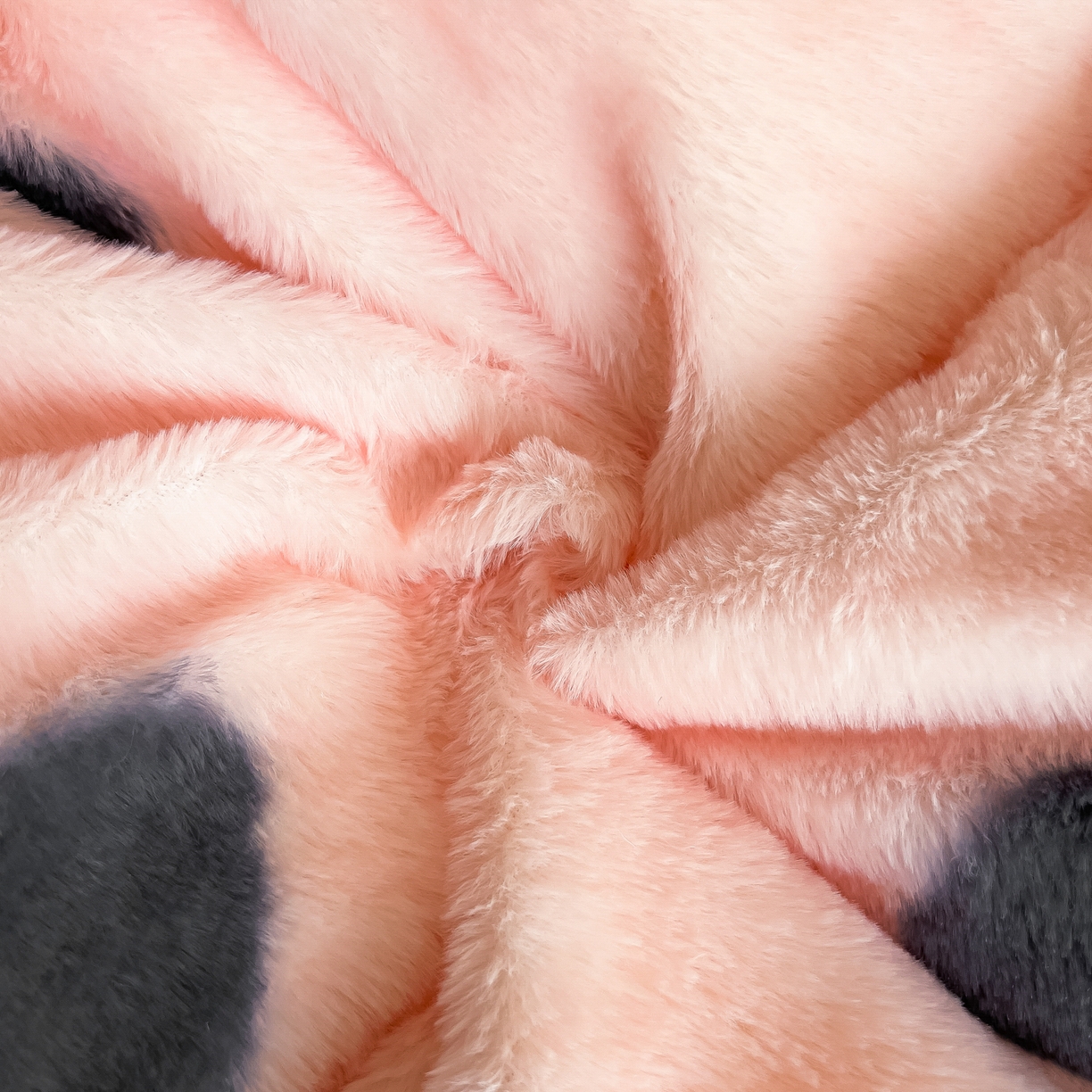 91家纺网 家纺一手货源 找家纺 同田家纺 2025新款法式风兔绒牛奶绒四件套 黑蝴蝶