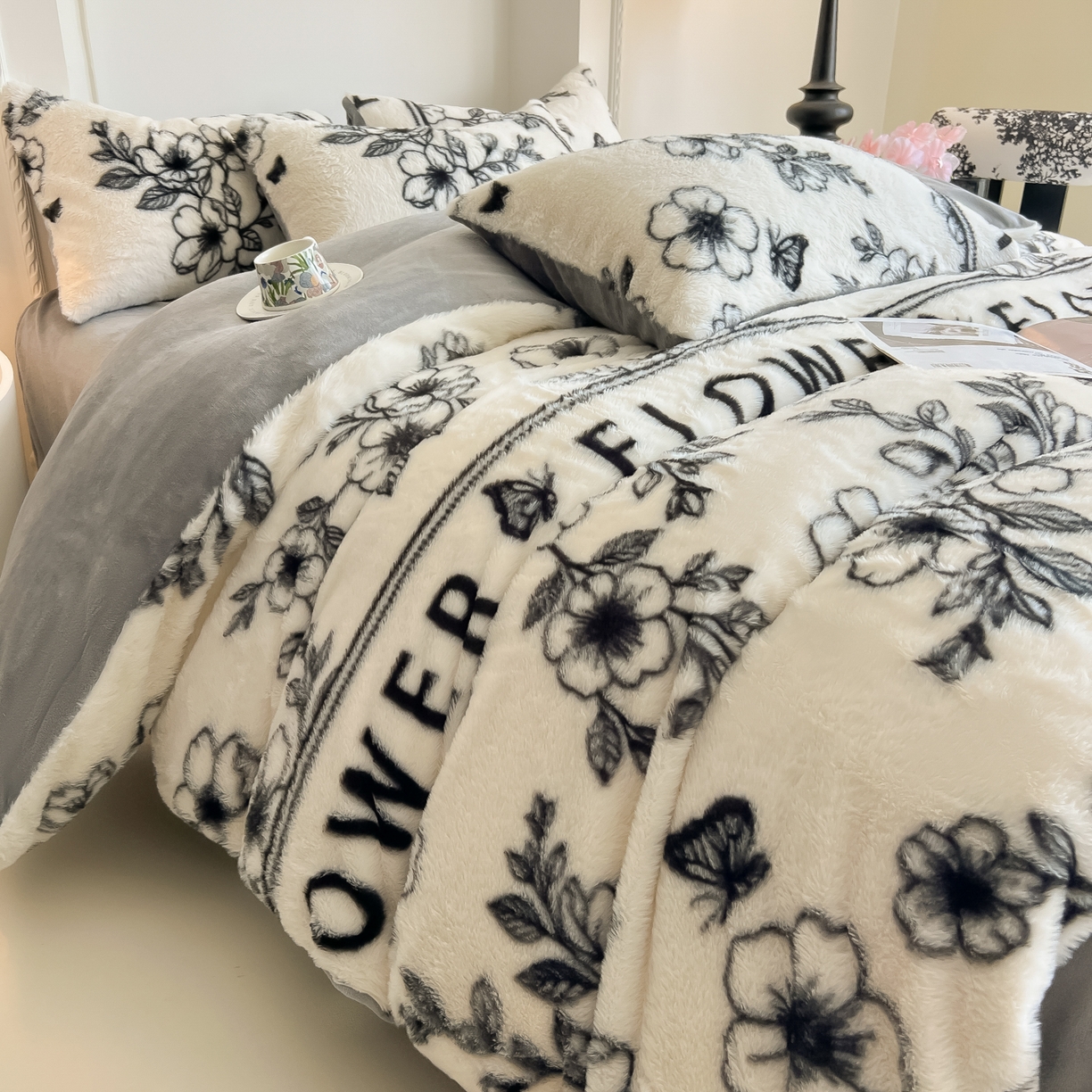 91家纺网 家纺一手货源 找家纺 同田家纺 2025新款法式风兔绒牛奶绒四件套 蝶恋花