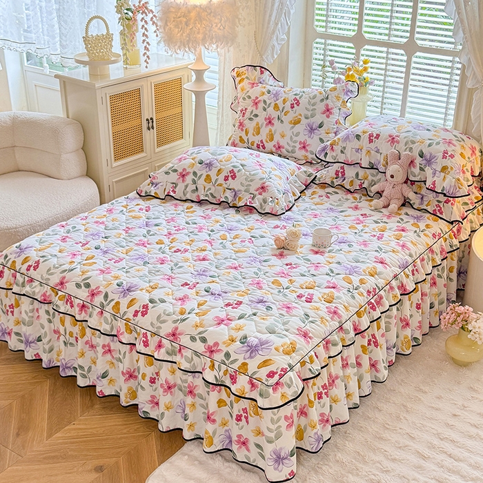 91家纺网 家纺一手货源 找家纺 优家居 2025新品水洗棉夹棉床裙单件三件套韩版水洗皱皱纱夹棉床盖床罩直播爆款 繁花似锦