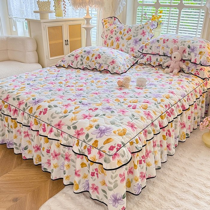 91家纺网 家纺一手货源 找家纺 优家居 2025新品水洗棉夹棉床裙单件三件套韩版水洗皱皱纱夹棉床盖床罩直播爆款 繁花似锦