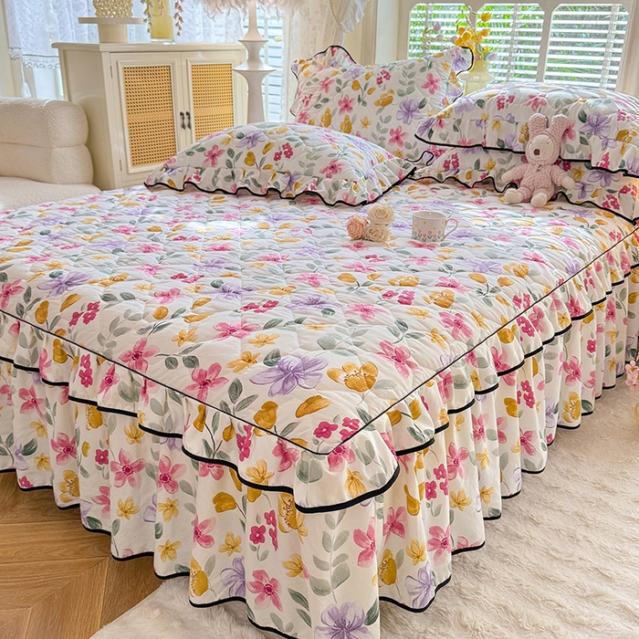 91家纺网 家纺一手货源 找家纺 优家居 2025新品水洗棉夹棉床裙单件三件套韩版水洗皱皱纱夹棉床盖床罩直播爆款 繁花似锦