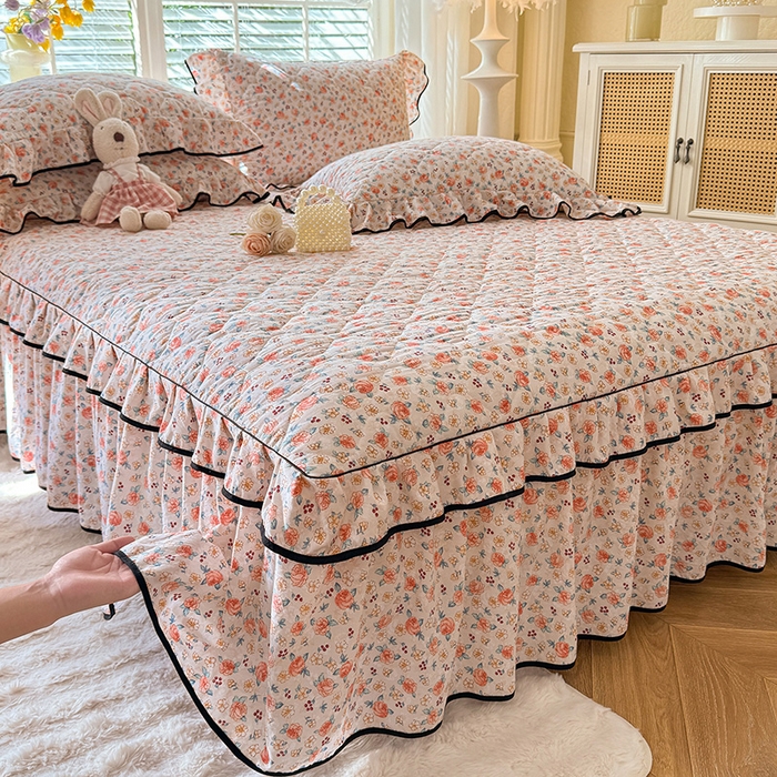 91家纺网 家纺一手货源 找家纺 优家居 2025新品水洗棉夹棉床裙单件三件套韩版水洗皱皱纱夹棉床盖床罩直播爆款 陌上花开