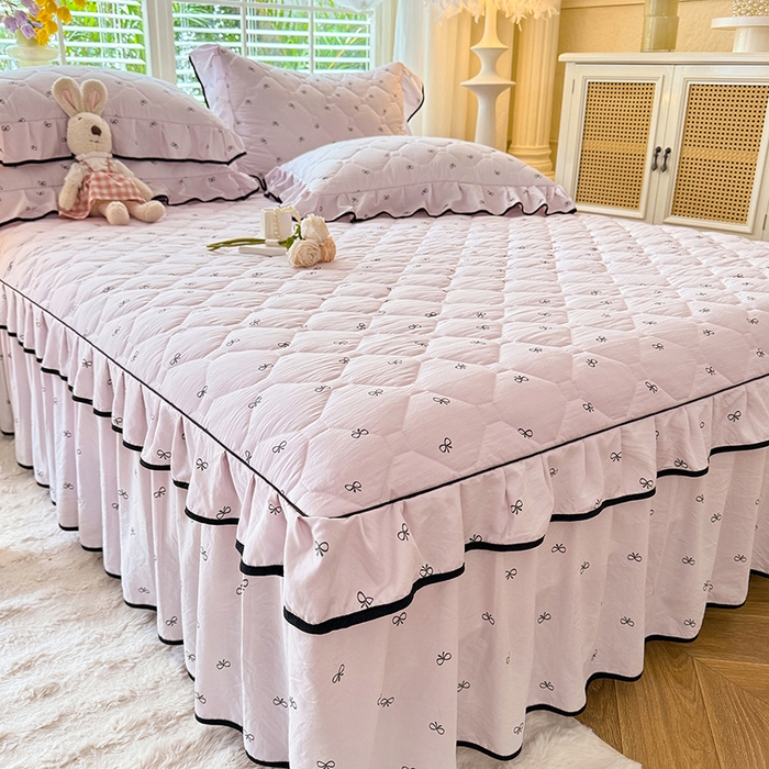 91家纺网 家纺一手货源 找家纺 优家居 2025新品水洗棉夹棉床裙单件三件套韩版水洗皱皱纱夹棉床盖床罩直播爆款 粉雾结语