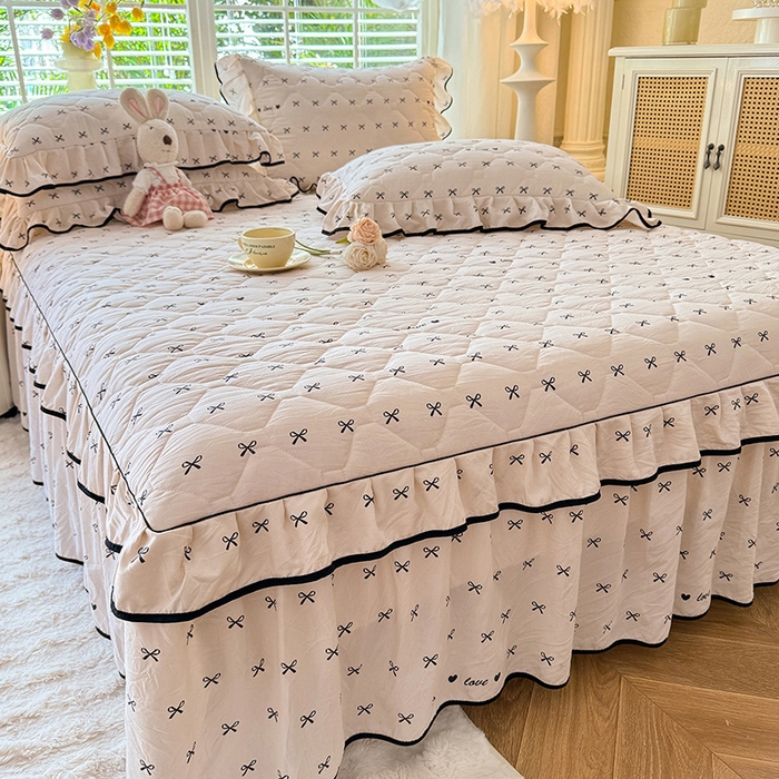 91家纺网 家纺一手货源 找家纺 优家居 2025新品水洗棉夹棉床裙单件三件套韩版水洗皱皱纱夹棉床盖床罩直播爆款 爱心蝴蝶结